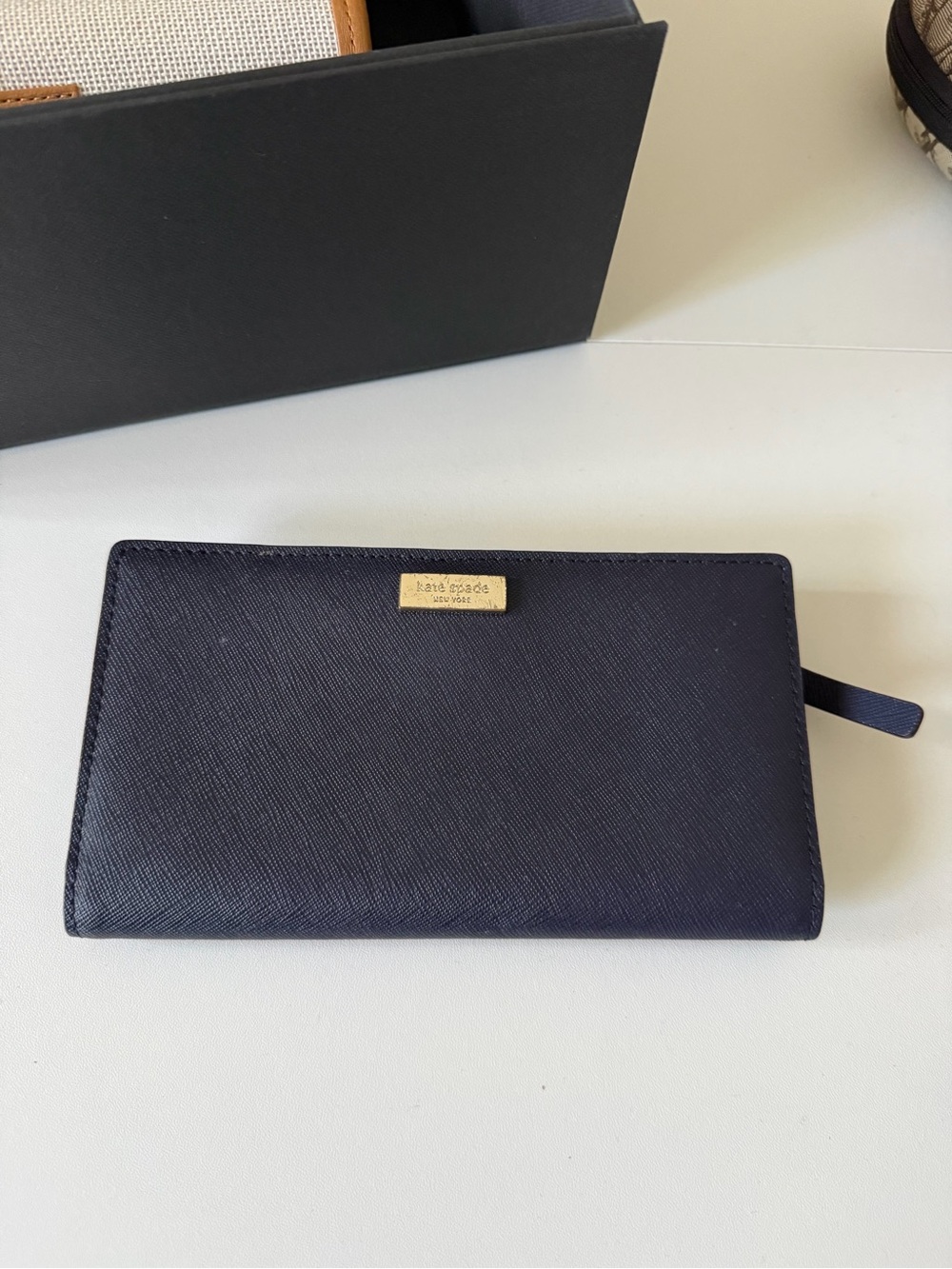 kate spade navy saffiano zip card case with gold logo